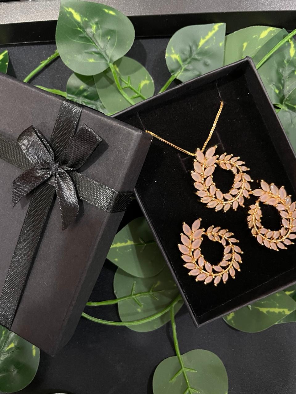 Elegant Blush Pink Leaf Wreath Jewelry Set - EVERY SOLUTION MART