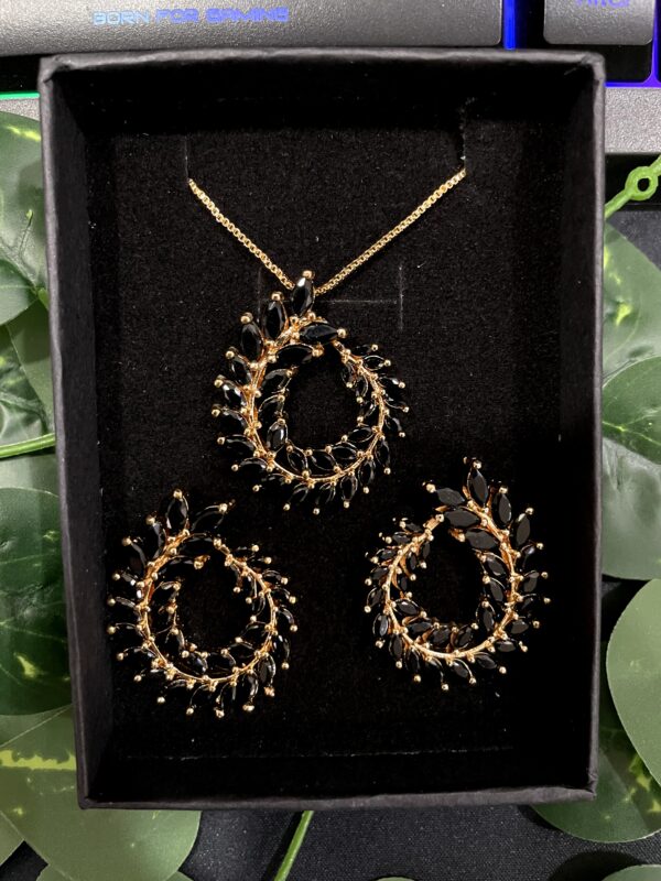Noir Halo Jewelry Set