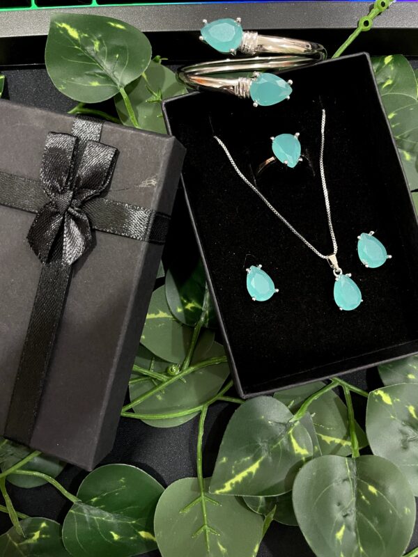 Aqua Gleam Jewelry Set