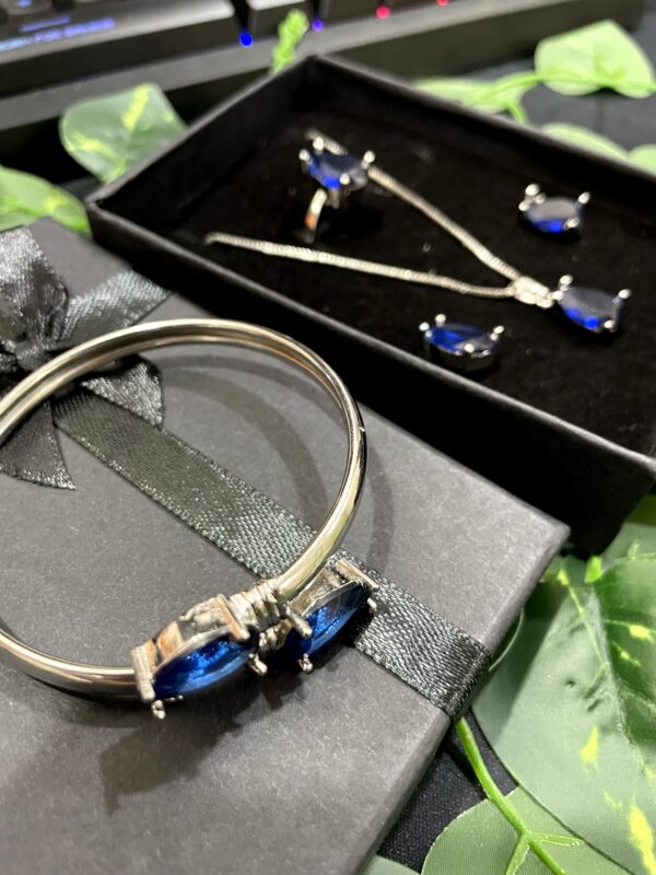 Techno Teal Jewelry Set