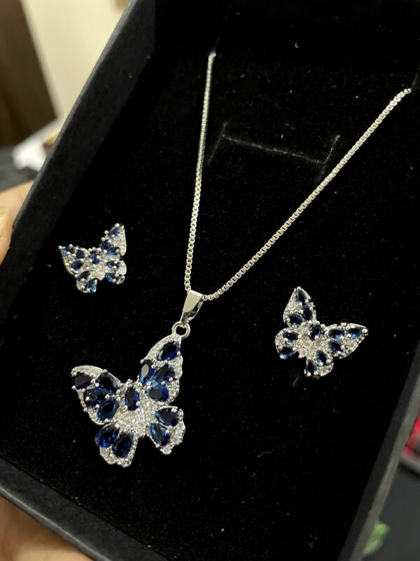 Midnight Flutter Jewelry Set