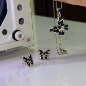 Noir Bloom Jewelry Set