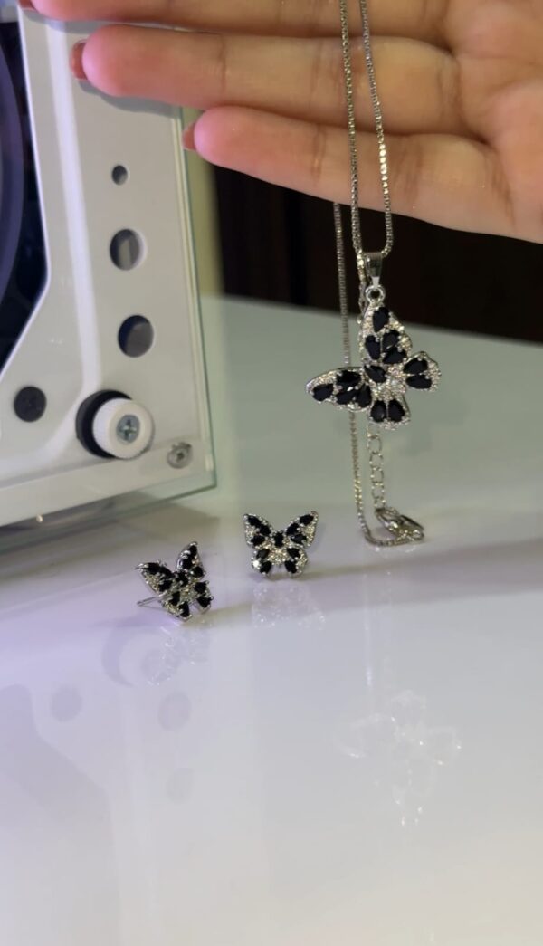 Noir Bloom Jewelry Set